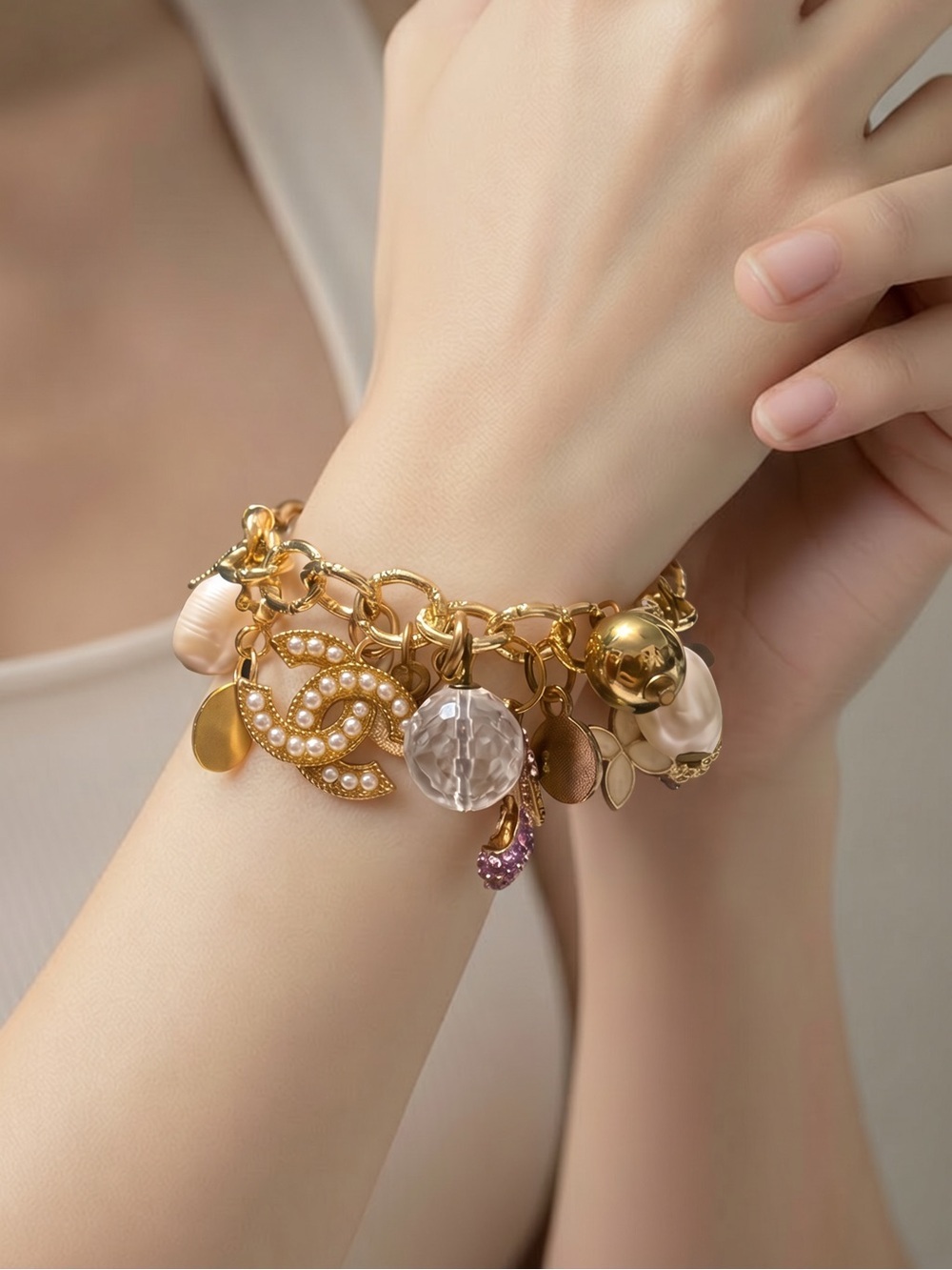 Hand Crafted Gold Pearl & Crystal Charm Bracelet☑️